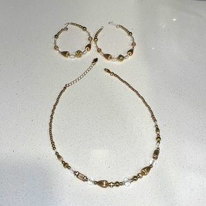 Beaded necklace with matching earrings